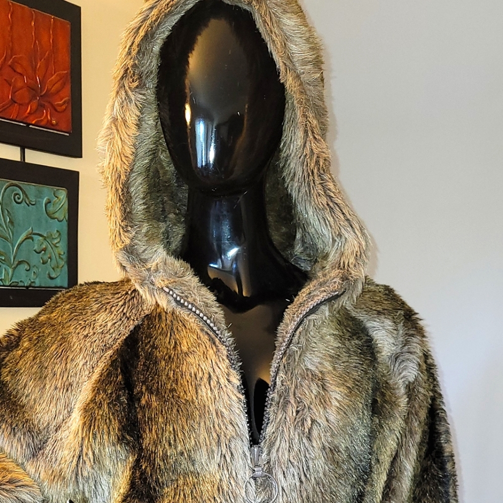 🔥SuperHawt Fur Like Hooded Coat! #SaksFifth
